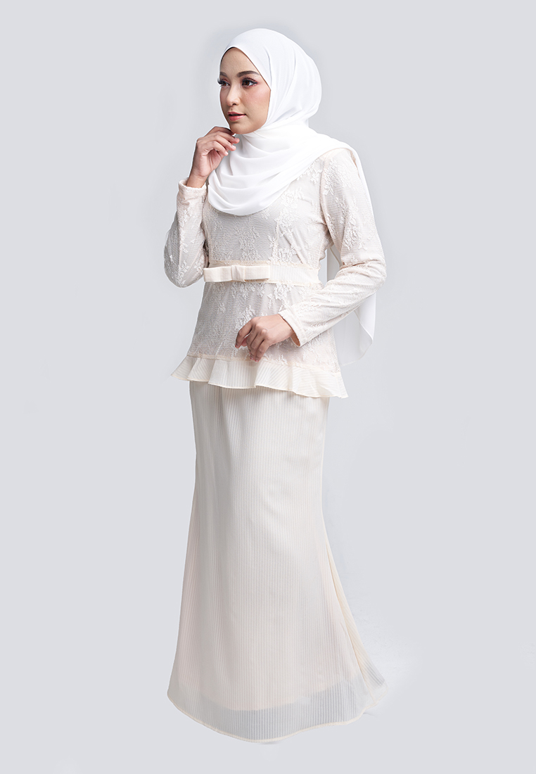 Amani Baju  Kurung  in White Cream  Rasa Sayang